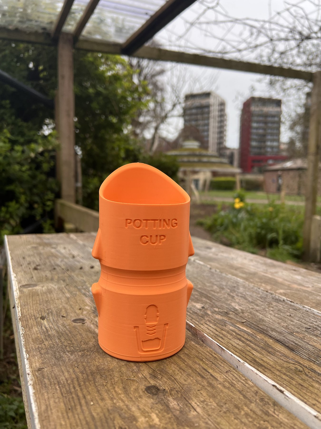 Potting Cup on a garden table